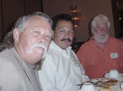 2group11.jpg (19783 bytes)